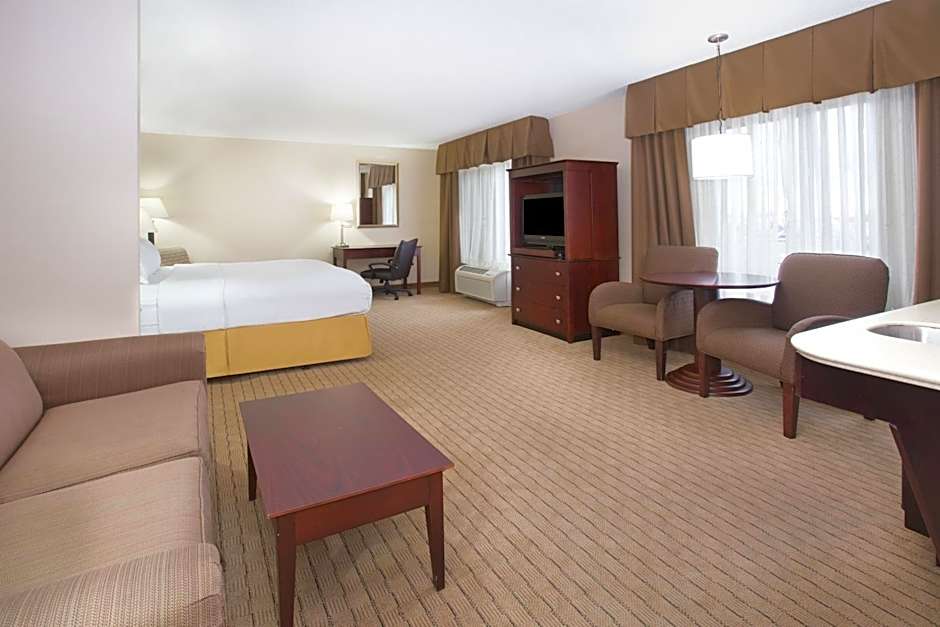 Holiday Inn Express Hotel & Suites Minot South By IHG
