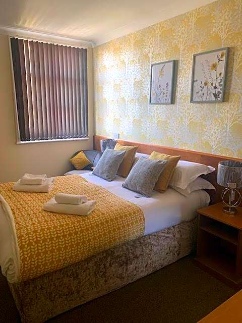 The Dickens Bar & Inn