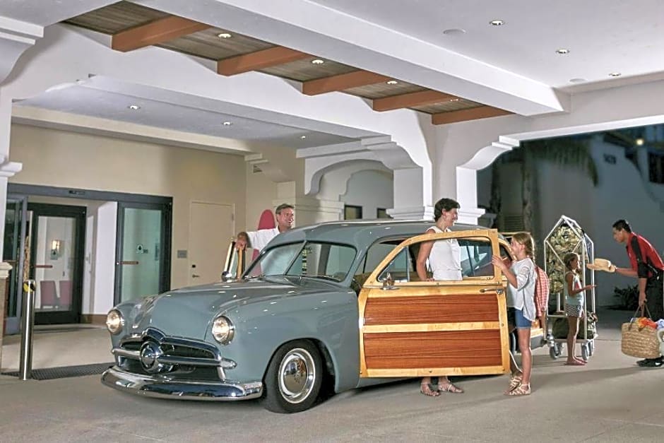 Courtyard by Marriott Anaheim Theme Park Entrance