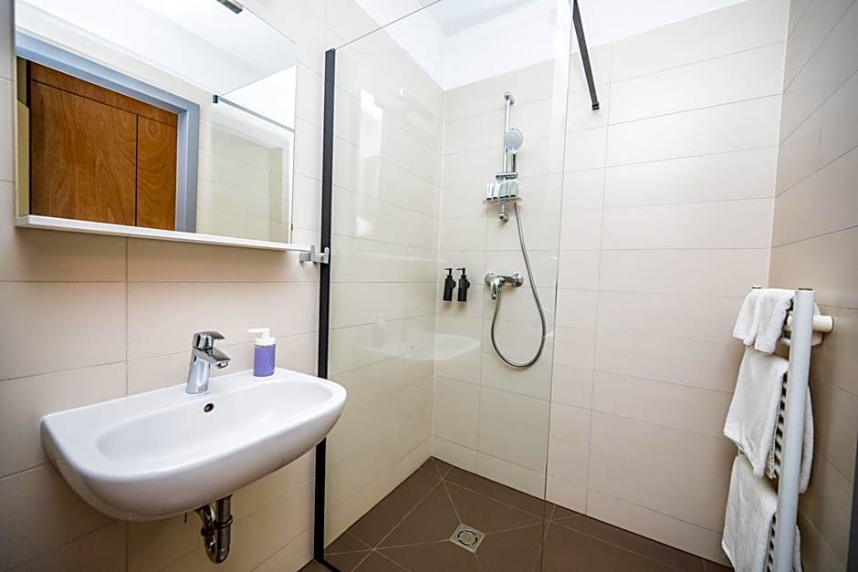 Rooms 23 - FLOK Petrova
