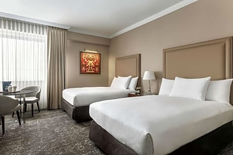 2 Double Beds Mobility Accessible With Tub