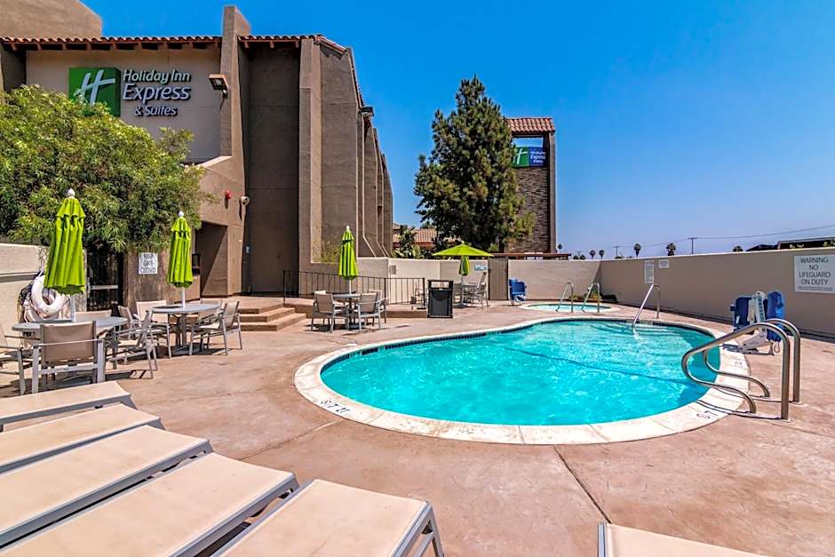 Holiday Inn Express Camarillo By IHG