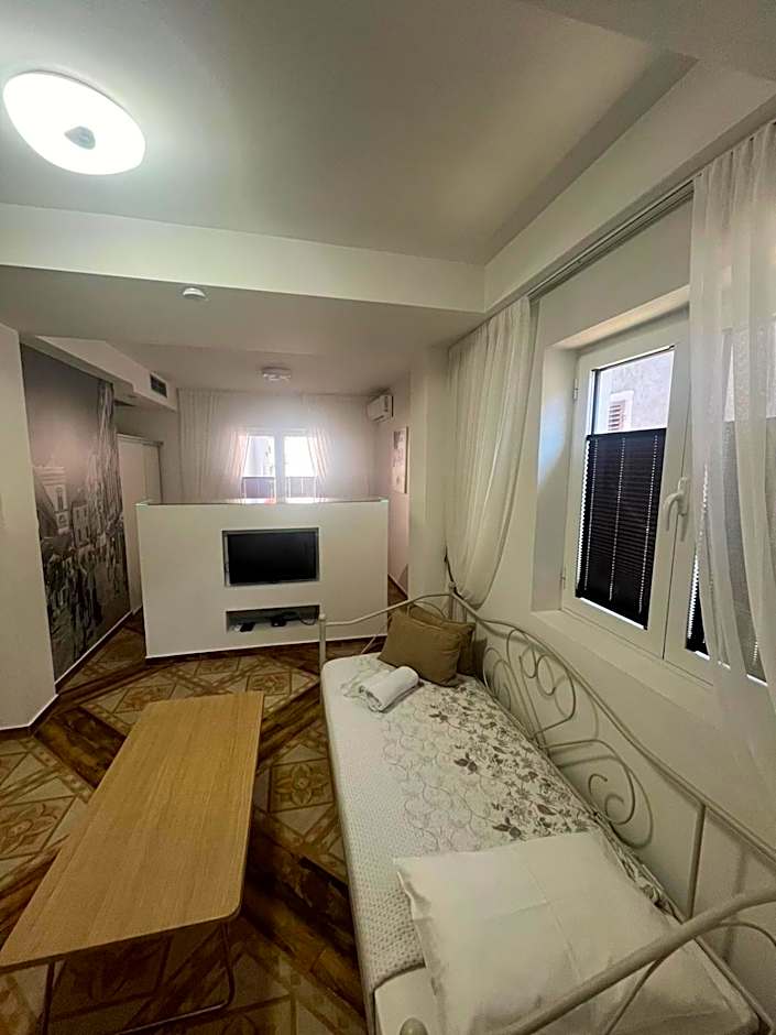 Apartments & rooms - TIANIS - Self check-in