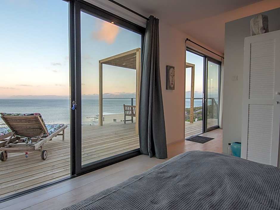 Whale and Gin Spotter