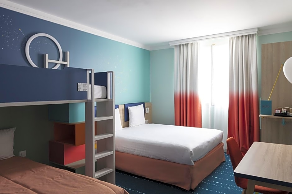 Grand Magic Hotel
