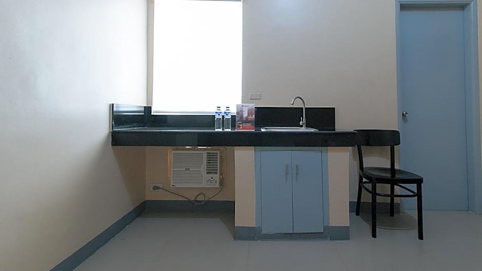 RedDoorz Plus @ Torre De Manuel Residences 1