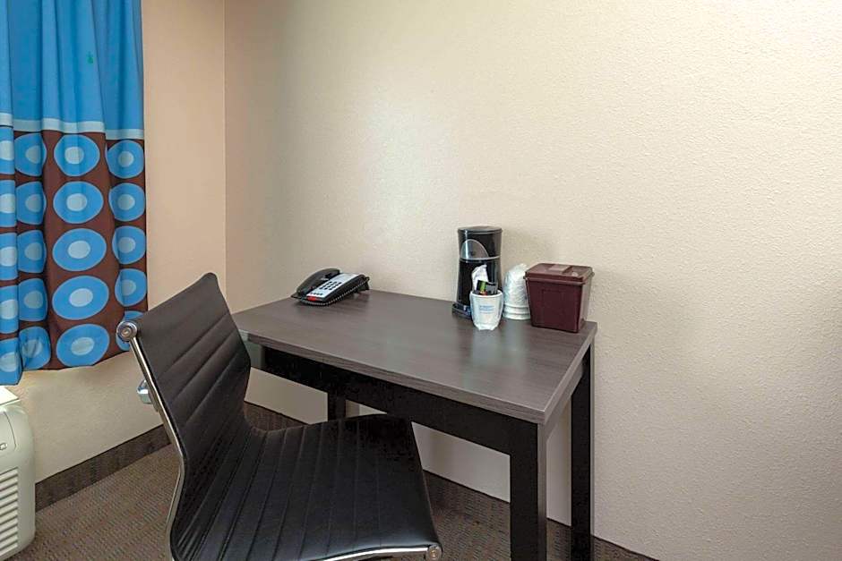 Super 8 by Wyndham Garland/Rowlett/East Dallas Area