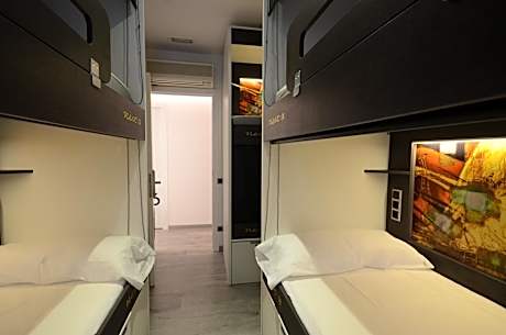 Bed in 6-Bed Mixed Dormitory Room