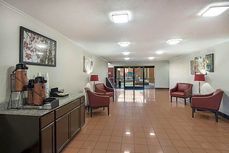 Red Roof Inn & Suites Lexington - Hamburg