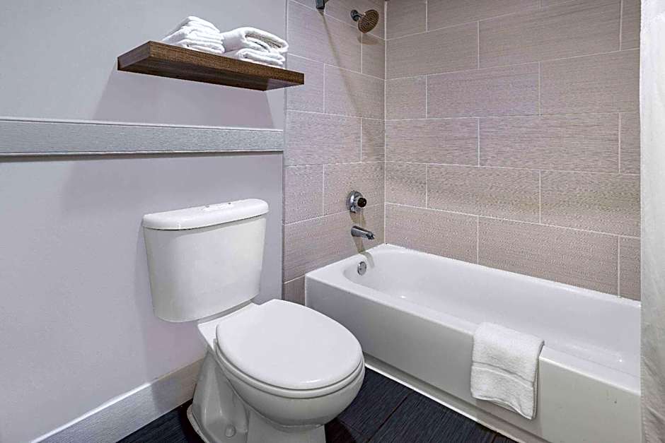 Days Inn by Wyndham Raleigh Glenwood-Crabtree