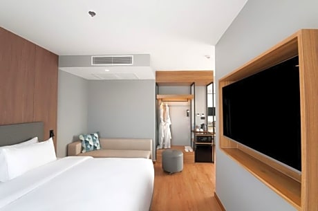 JUNIOR SUITE KING BED