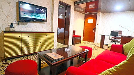 Royal Suite with 15 min head or foot massage ,2hrs conference meeting room , free night club !(subject to availability)
