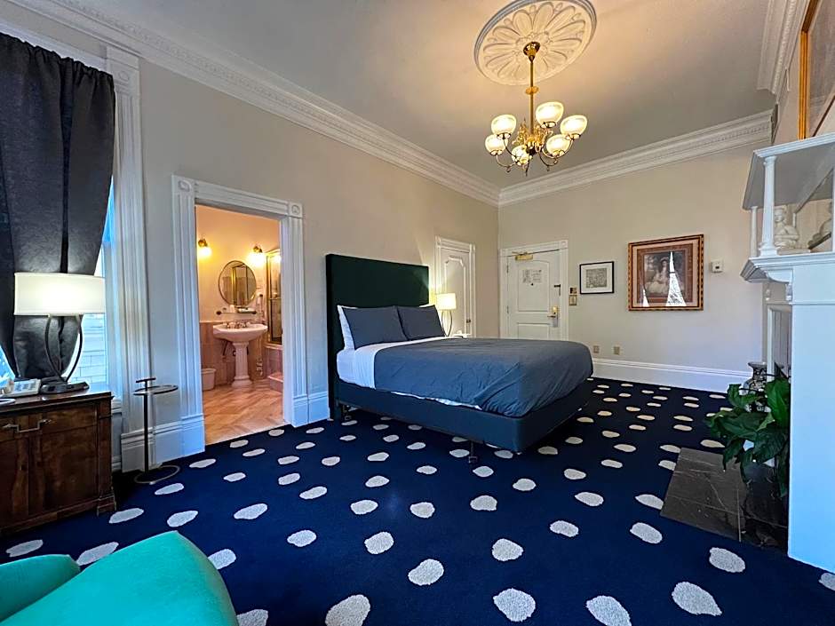 Sterling Hotel