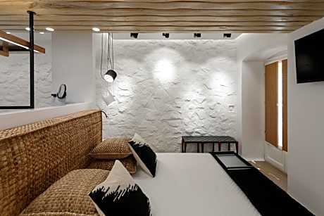 Natura Double with Pool and Side Seaview