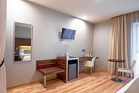 Deluxe Junior Suite with Hot Tub