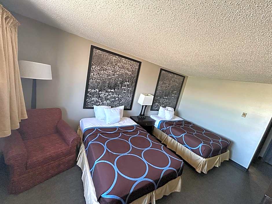 Super 8 by Wyndham Williston ND