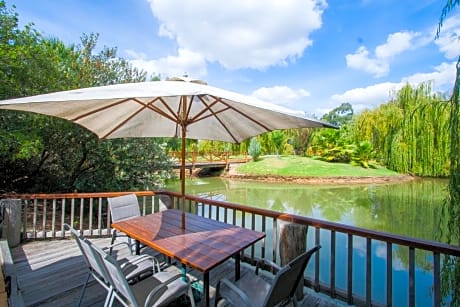 Two-Bedroom Villa with Lake View and Spa Bath