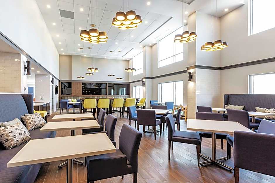 Hampton Inn By Hilton & Suites Beauport, Quebec, Canada