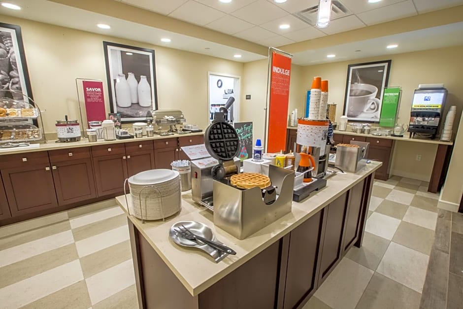 Hampton Inn by Hilton Amesbury, MA