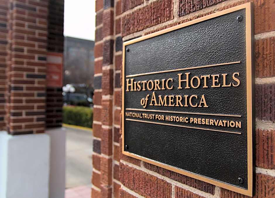 Hassayampa Inn