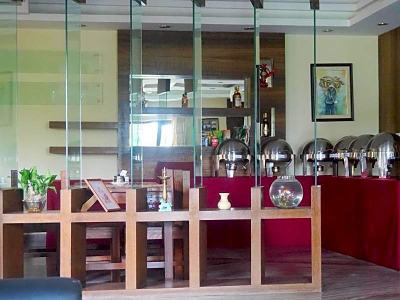 Hotel Middle Path & Spa