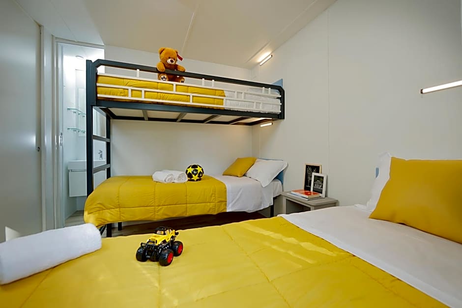 hu Park Albatros village