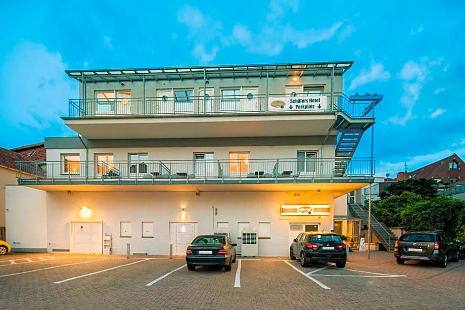 Schäfers Hotel, Self-Check-in, Cafe und Bäcker am Hotel