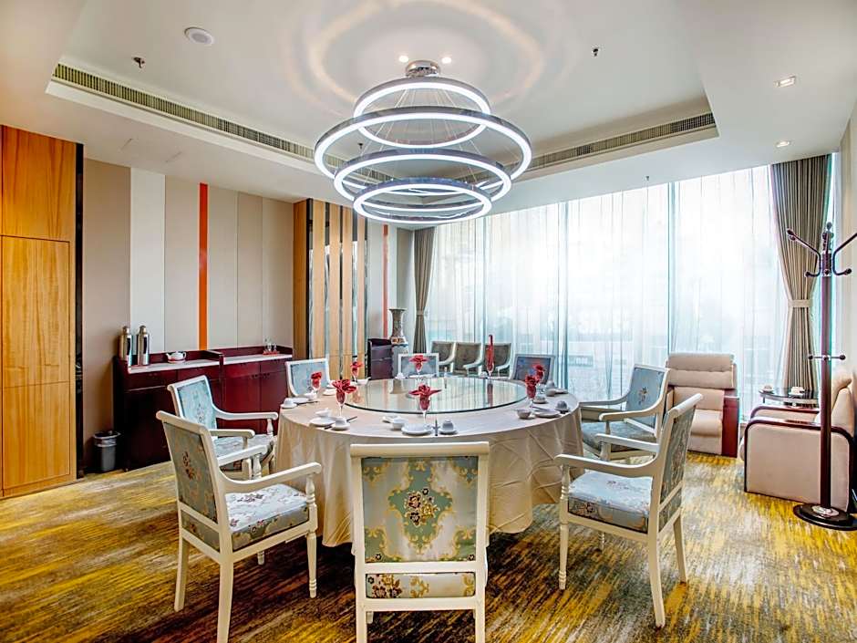 Holiday Inn Express City Centre Dalian By IHG