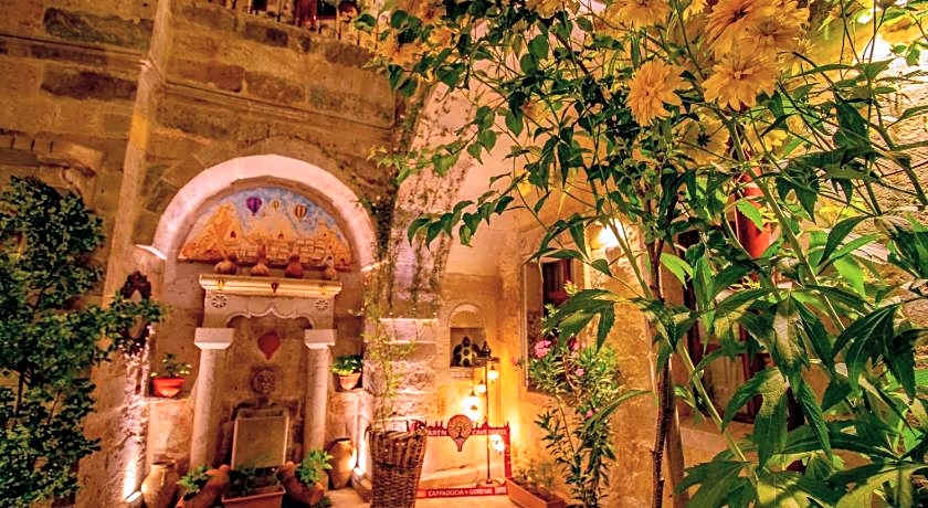 Aren Cave Hotel and Art Gallery