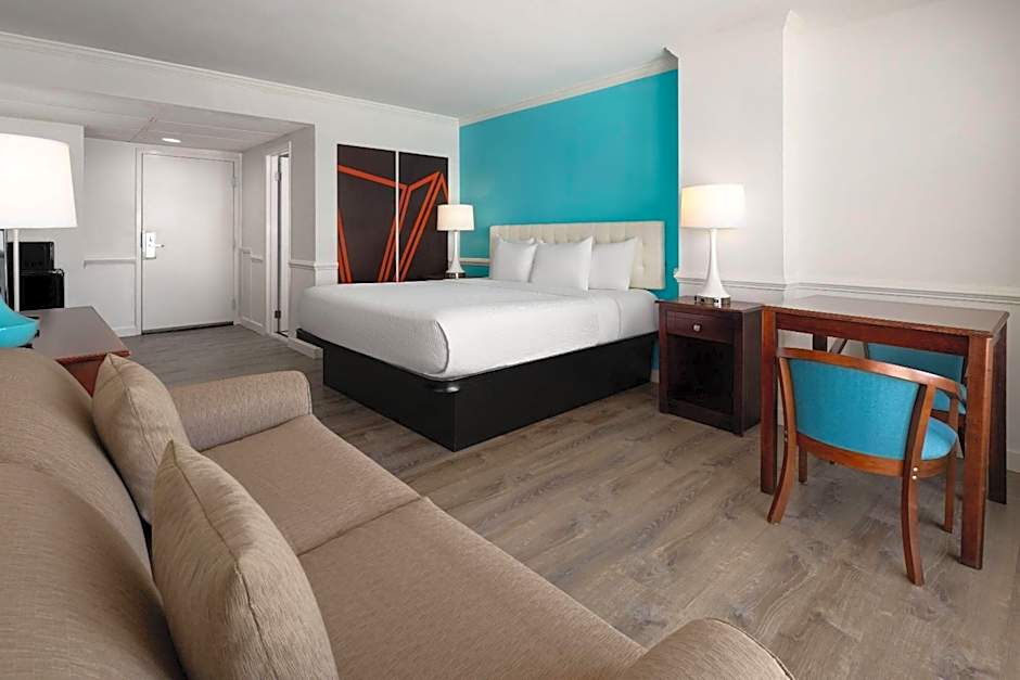 Howard Johnson Plaza Hotel by Wyndham Ocean City Oceanfront