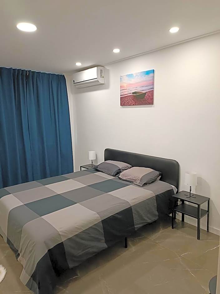 Plaza Caparica Hostel