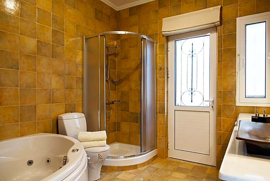 Villa Victoria - 3 Bedroom Villa With a Private Pool