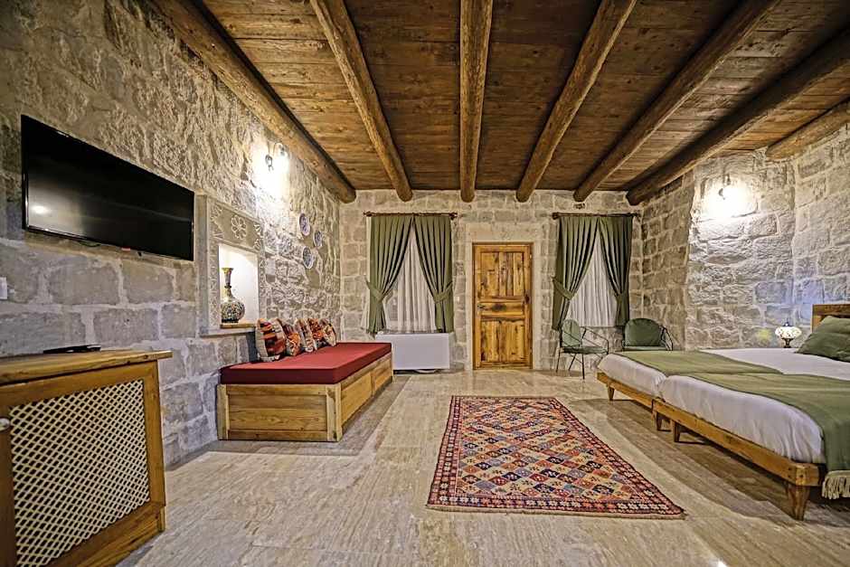 Vigneron Cave Hotel