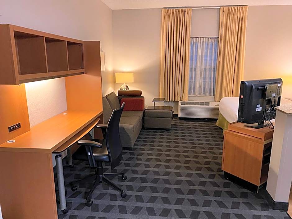 MainStay Suites Middleburg Heights Cleveland Airport