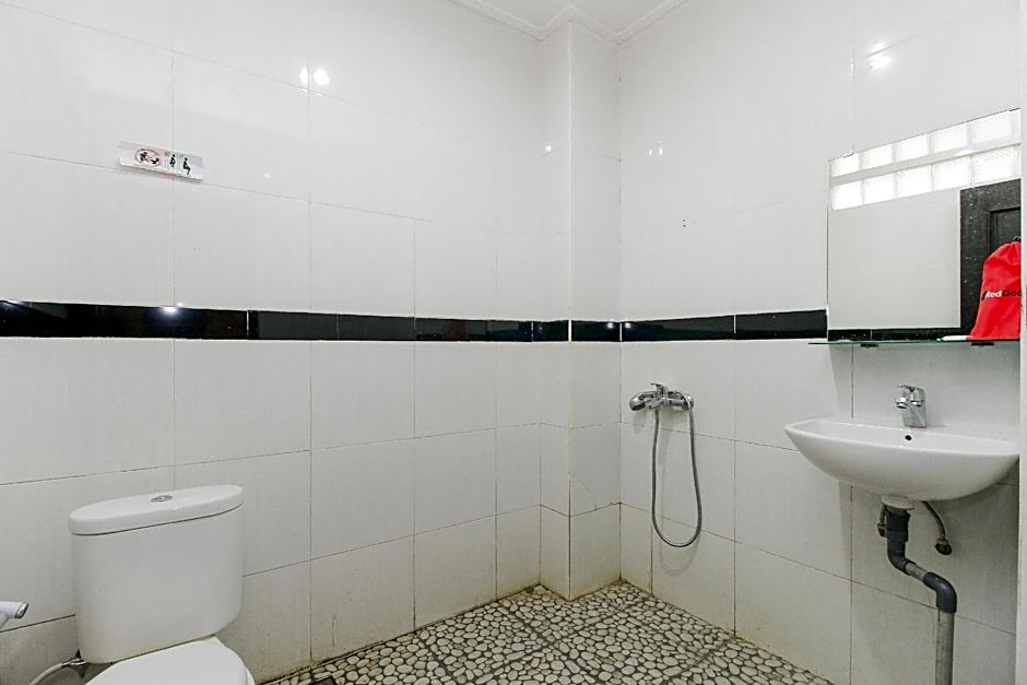 RedDoorz near Taman Samarendah Samarinda