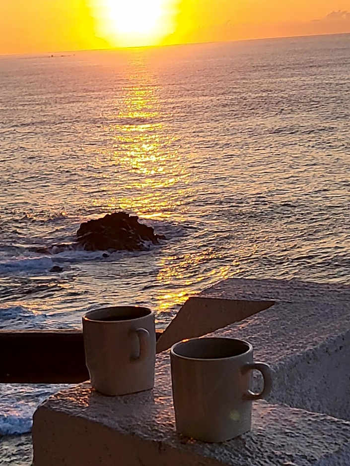 Hotel Luz de Mar ' right on the beach