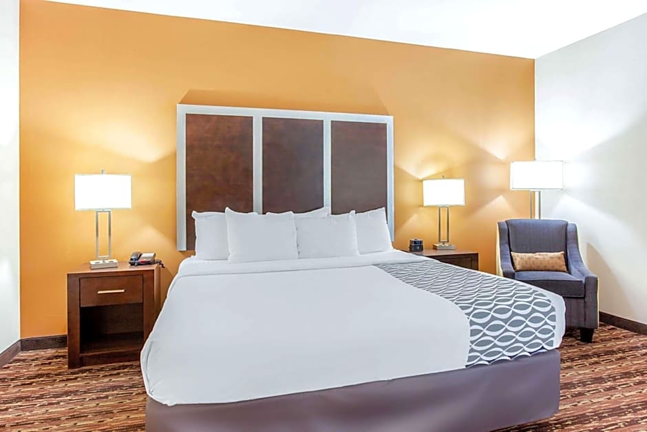 La Quinta Inn & Suites by Wyndham Gonzales