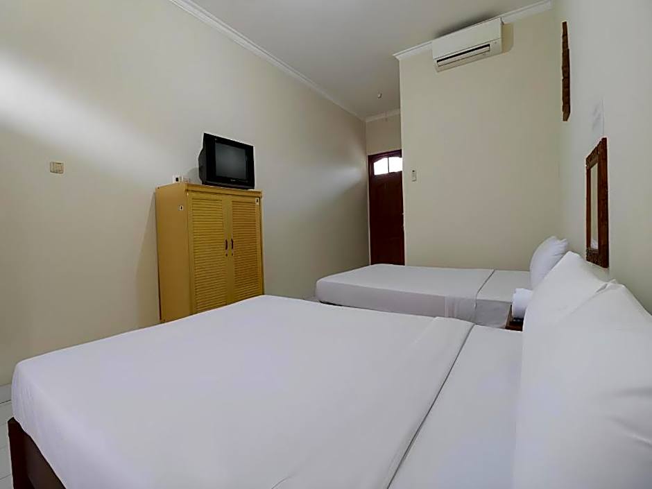 SPOT ON 2426 Hotel Aget Jaya Ii