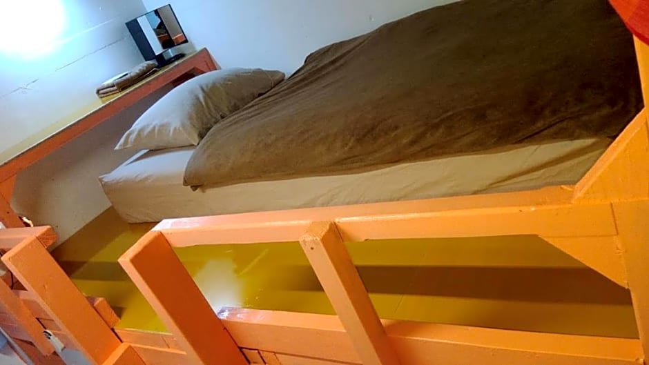 Holiday House Ryukyu-an "MUSIC HOSTEL"