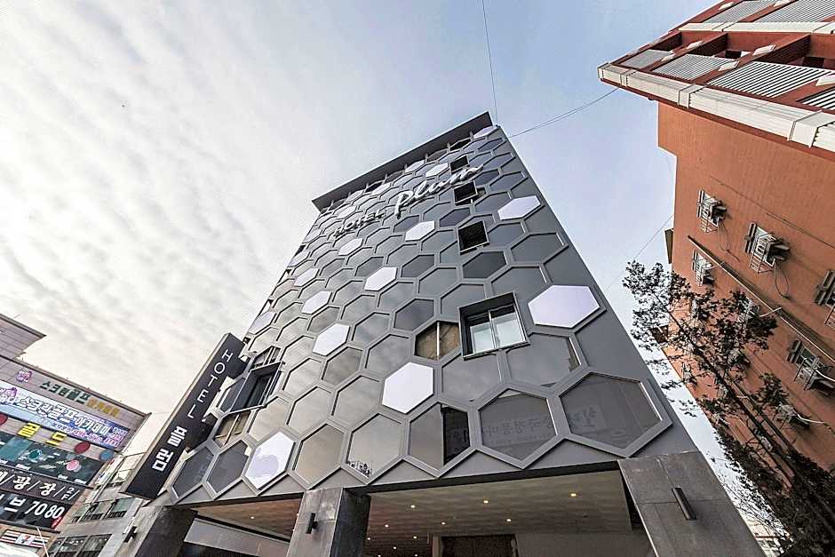 Plum Hotel