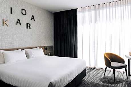 Standard Queen Room