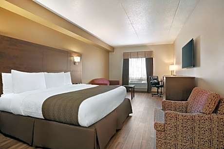 Deluxe King Room - Non-Smoking