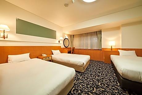 Triple Family Room