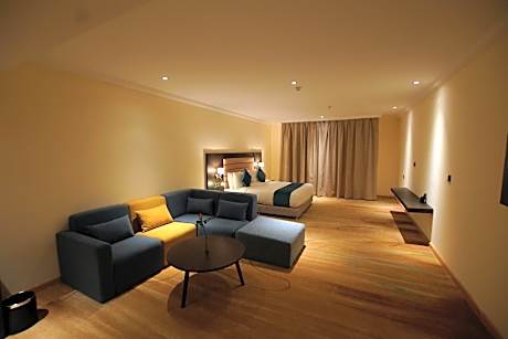 Executive King Room with Balcony - Non-Smoking