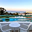 Adelais Bay Hotel