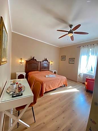Triple Room with Private Bathroom