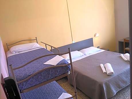 Classic Quadruple Room