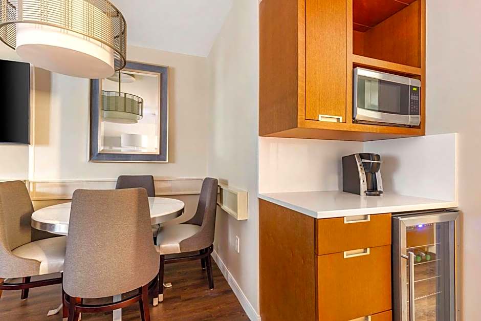 The District by Hilton Club