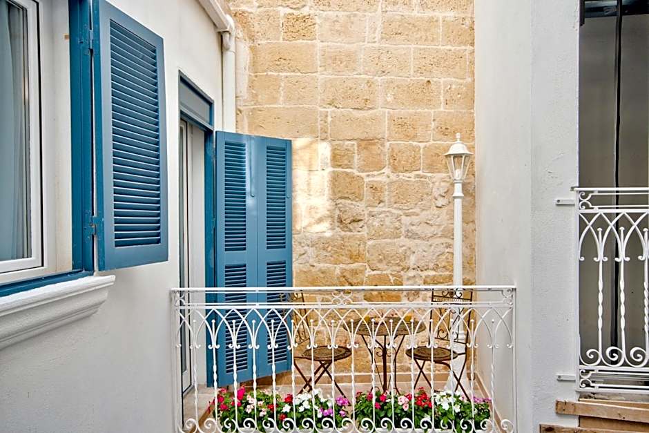 Julina Boutique Living