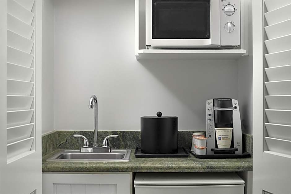 Best Western Premier Del Mar Inn Hotel